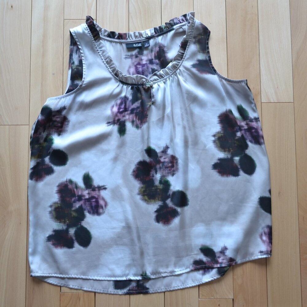 a.n.a. Blouse Tank Top Size XL (Women's) Grey with Blurred Flowers Silky Materia